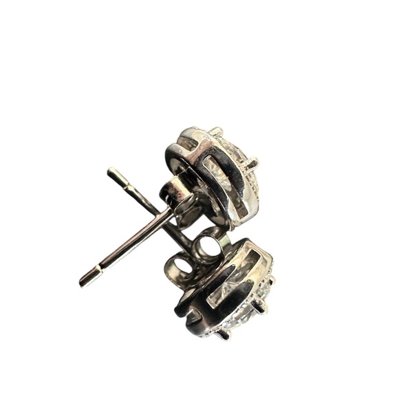 5mm 1.0 CT Moissanite Round Halo Earrrings NWT - Picture 3 of 6